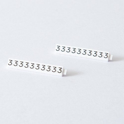陳列備品 ニュープライスキューブ補充M用(20粒) 白/黒 3 友屋 白と黒の補充パーツが整然と配置された状態