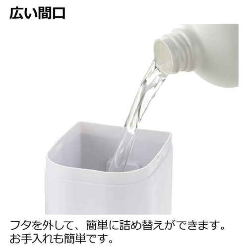 ディスペンサー　泡タイプ　マグネット　下から出てくるディスペンサー　500ml　ホバー　ホワイト 透明なボトルに入った泡タイプのディスペンサーが、マグネットで取り付けられた状態で下から泡が出ている様子