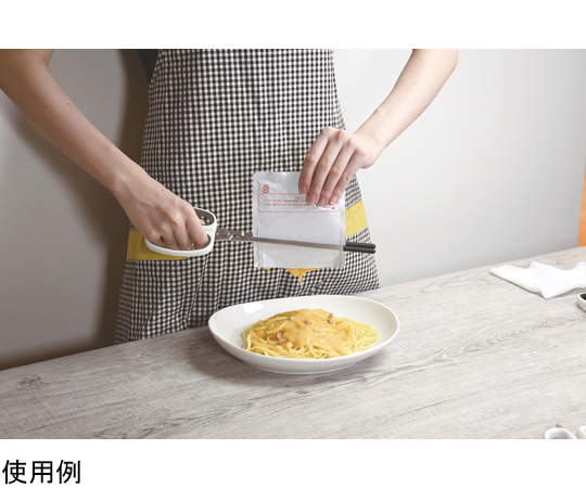 手CO かくはんしやすい細菜箸 シンプルなデザインの箸が立てかけられた様子