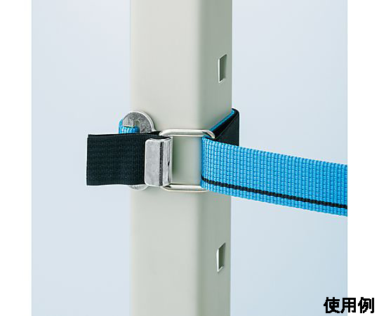 1500mm スチール棚用耐震ベルト(ナイロン) 白いナイロンベルトが直線的に配置された状態