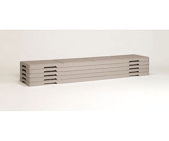 1800×400×365mm　ベンチ（折畳み式/グレー） 折りたたまれた状態で置かれた、シンプルなデザインのグレーのベンチ