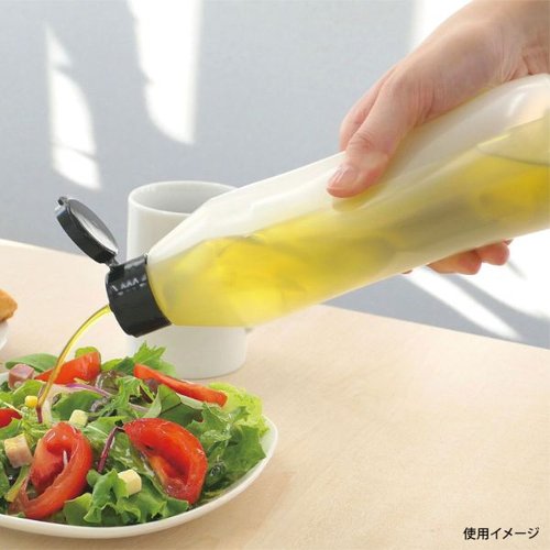 調味料入れ ハクリボトル スクリュータイプ HK-S450 キョ-ラク スクリューキャップが特徴的な透明なボトルが見える状態