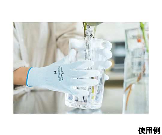 [M] 手袋(ポリウレタンコーティング) 側面が見える状態で、柔らかいテクスチャーとフィット感を強調した手袋