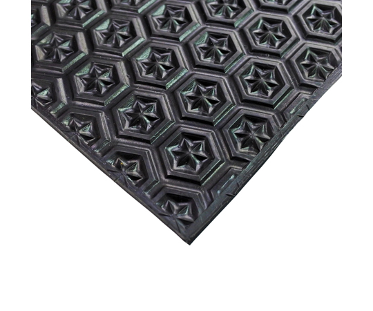 アストロスターシート　大　（6mm：ブラック） 表面に滑らかな質感があり、全体が黒一色のシートが畳まれている様子