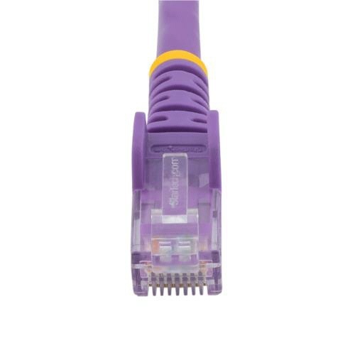 カテゴリ6　LANケーブル　RJ45モールドコネクタ　ツメ折れ防止　2m　パープル　1本 コネクタ部分がハイライトされた横向きのケーブル