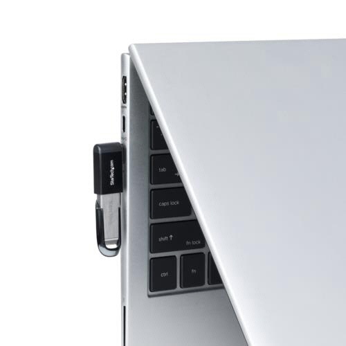 USB-C-USB-A変換アダプター　L型右向き　ブラック　1個 L型の右向きに配置された黒いアダプターの側面が見える状態