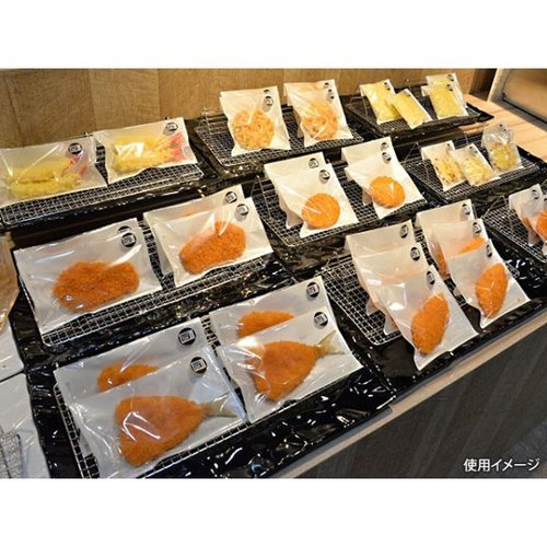耐油平袋 エコテトラ 12-16 晒 パックスタイル 透明な袋が横向きで置かれ、内部に油分を含む液体が確認できる状態