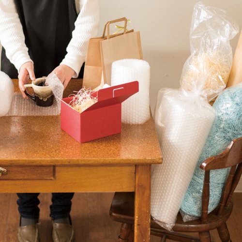 緩衝材 エア緩衝材ロール-1 60cm×5m巻(2巻) ヘッズ 軽く膨らんだエアクッションがロール状に巻かれている様子