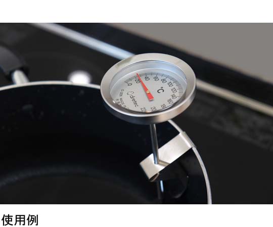 揚げ物用温度計 デジタル表示の液晶画面と金属製のプローブが特徴的な温度計のアップ画像