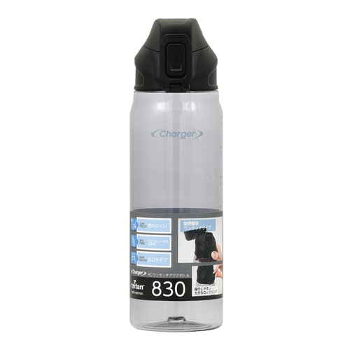 水筒　ファストチャージャー　PCワンタッチアクアボトル　830ml 透明なボトルの側面が見え、直立した状態で黒いキャップが特徴的な様子