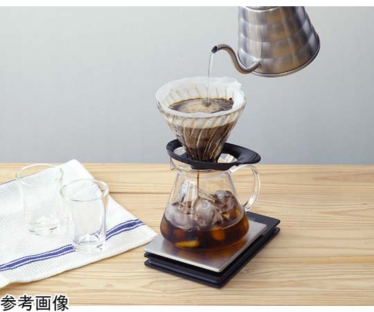V60 耐熱ガラス透過ドリッパー 01 ブラック ドリッパーが横から見た状態で、光を透過させる透明感が際立っている。