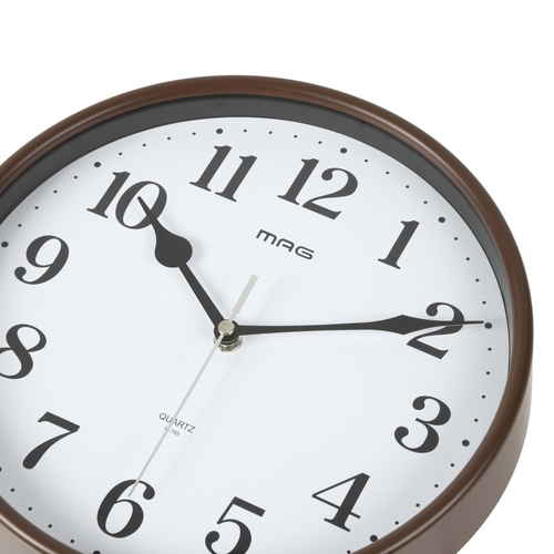 掛時計　サントル 白い壁に掛けられたシンプルなデザインの時計、時計の針が12時を指している様子。