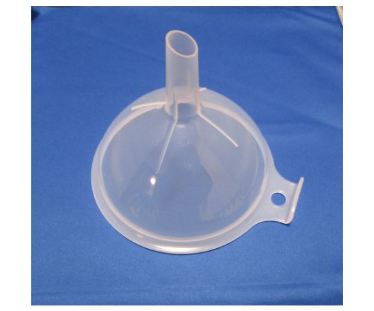 PPロート　乳白色　口径165X高さ135mm（足径19.5X60mm） 乳白色のロートが前面から見える状態、特徴的な広い口径と円形の底部が強調されています。