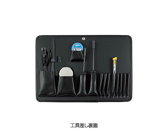 工具セット 個別に配置された多様なツールが整然と並ぶ様子