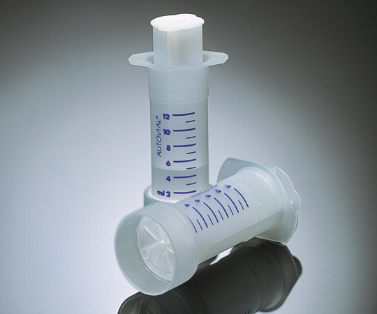 オートバイアル 12mL 0.2μm PTFE 1箱（50個入） 透明な容器に清潔に収められた本体が整然と並んでいる様子