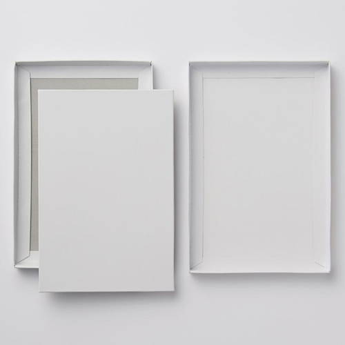 2枚組のハンカチやタオルの梱包・包装に最適なギフトボックス（白）