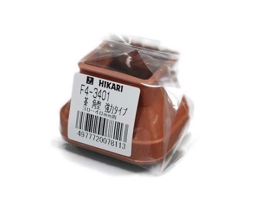 フリーサイズゴム脚キャップ(バラ) 角 30～40ミリ用 茶 テクスチャの見える茶色のゴム脚キャップが並べられた状態