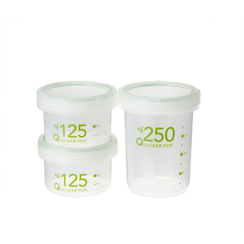 保存容器　クイッカ―ポット　125ml 透明なプラスチック製の容器がテーブルの上に置かれ、フタが開いている様子