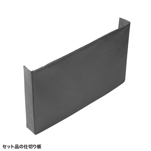 フェルトBOXバッグ　ブラック　1個 柔らかいフェルト素材で、シンプルなブラックのボックス状バッグが水平に置かれている様子。