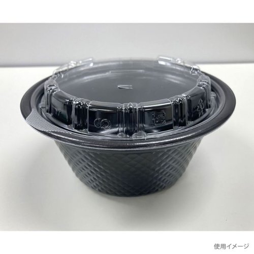 どんぶり容器 TNパイン17 黒本体 シーピー化成 黒い容器が正面を向いている状態、外側はつや消し仕上げで洗練された印象