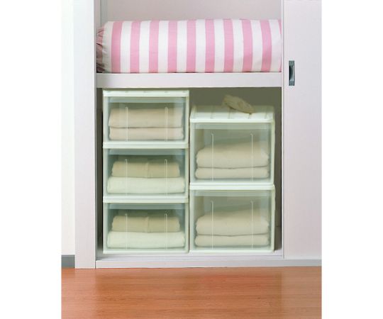 たっぷり収納ケース ワイド74M 平らな面に置かれた収納ケース、蓋が開いて内部が見える状態。