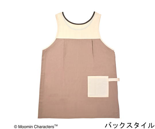ムーミンエプロン（ユニセックスタイプ） ムーミン＆スナフキン ブラウン/ベージュ ブラウンとベージュのカラーリングで、ムーミンとスナフキンがデザインされたエプロンが立体感を出している様子