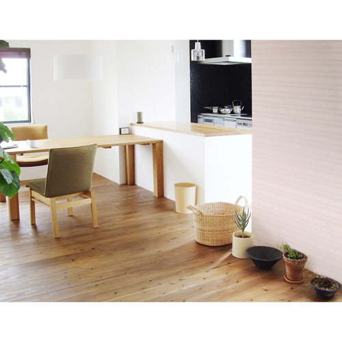 壁紙　はがせる　シール　スティック　45×250cm　ウォールシート　リメイクシート　ピンク 柔らかなピンクのリメイクシートが一面に広がる状態