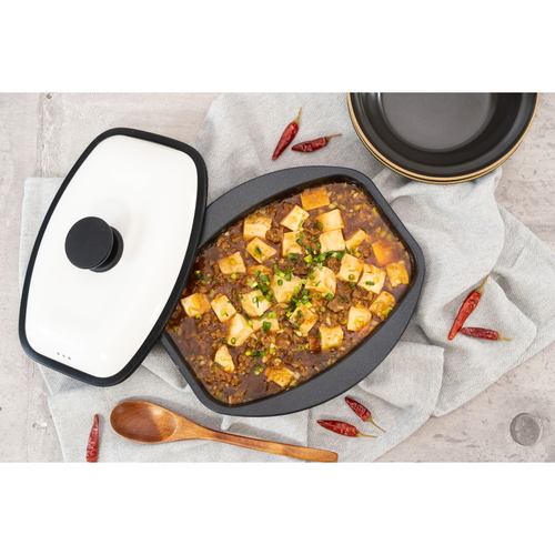 レンジパン　M　パリージュ　電子レンジ調理器 側面が見える透明なフタ付き容器に食材が入った状態