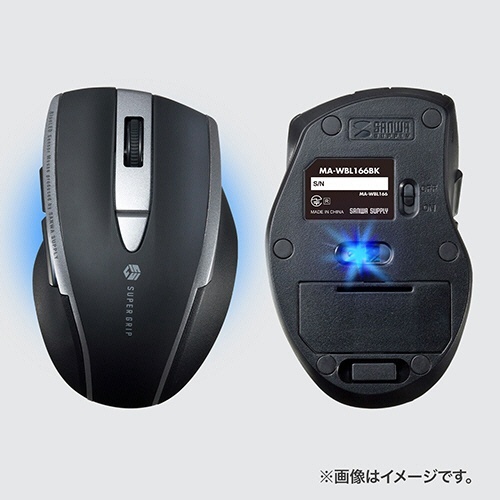 静音ワイヤレスブルーLEDマウス(5ボタン)　ブラック　1個 斜め前方から見た、滑らかなブラック仕上げの本体と5つのボタンが配置された様子