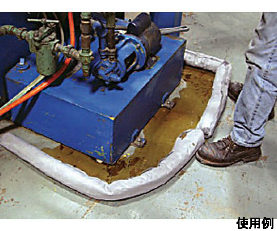 φ 76mmx1.2m 油･液体用吸収材(40本) 白いパッケージに収められた複数の吸収材が見える状態
