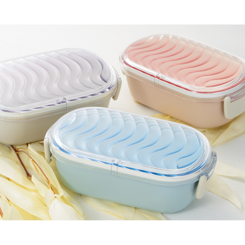 弁当箱　yurari　レクタングル　PK　ピンク 明るいピンク色の弁当箱が、オープン状態で中身が見える様子。