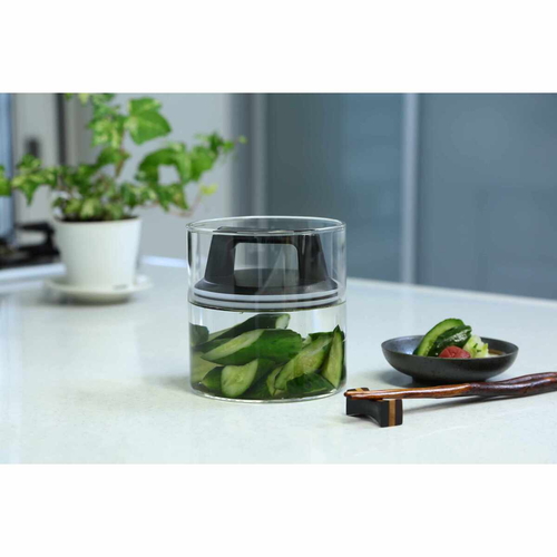 保存容器 900ml 密閉 ガラスキャニスター エアリデューサー S 透明なガラス製の容器が、フタ付きで密閉された状態