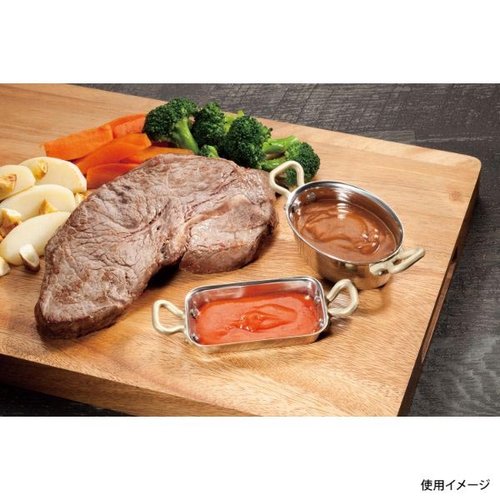 調理用品 プチパン グラタン皿(角) 10cm トーダイ 角型のグラタン皿が上から見える状態で、光沢のある質感が強調されている。