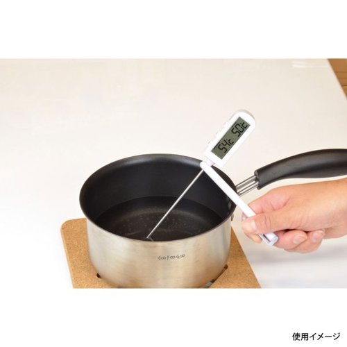 はかり 測HAKARI タイマー付デジタル温度計(ブラック) パール金属 ディスプレイにデジタル表示の温度計が映る状態。