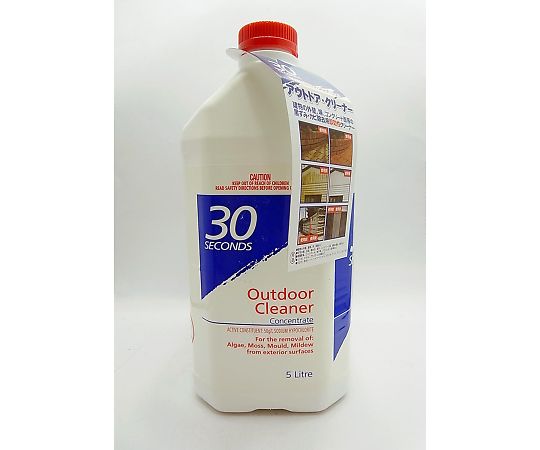 屋外のコケ・カビ除去用　アウトドアクリーナー　5L プラスチックボトルの上部が白いキャップで閉じられた状態。