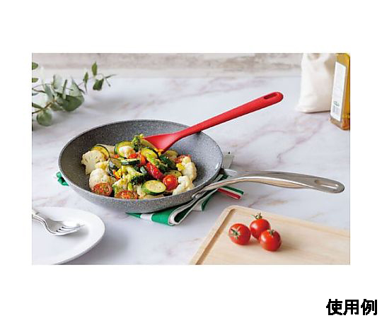 20cm フライパン(IH対応) 表面が光沢のある綺麗なフライパンの内部が見える状態