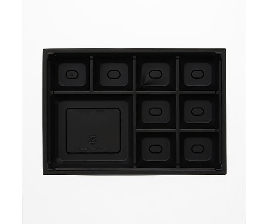 弁当容器 ワン折重 底 81×55H 黒 25枚入 黒い折りたたみ容器が横向きに積み重ねられた状態