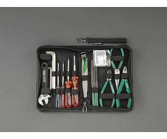 [19個組] 工具セット 整然と並べられた工具のバリエーションが見える状態