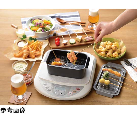 ポコフリットIH対応角型揚げ鍋 アミ付 鍋の側面が確認でき、注ぎ口と取っ手がしっかりとデザインされた状態