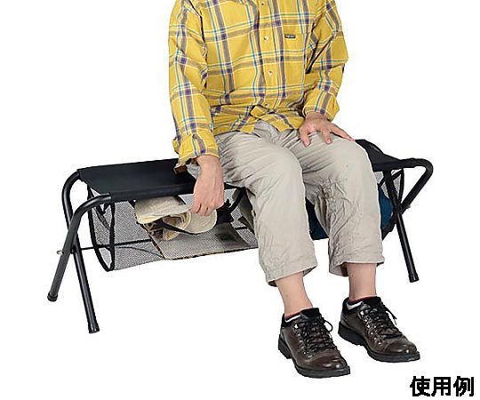1100x360x 400mm ベンチ(ポータブル/ブラック) シンプルなデザインの黒いベンチが横向きで置かれた様子