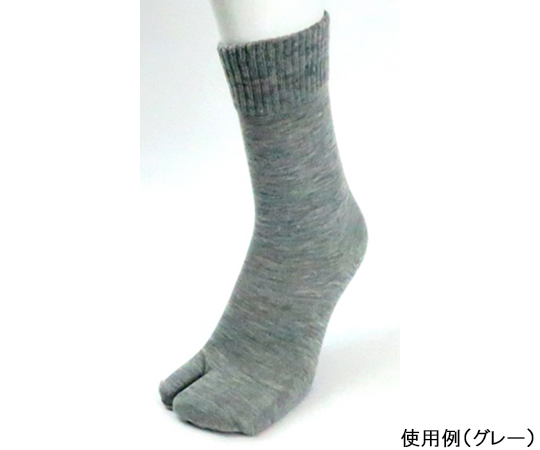 紳士タビ型ゴムなしすべり止めソックス　グレー スタイリッシュなタビ型デザインのソックスが整然と並ぶ様子