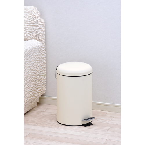 ゴミ箱　マイトラッシュペダルペール12L　IV 白色のペダル式ゴミ箱が横から見える状態で、蓋が開いている様子。