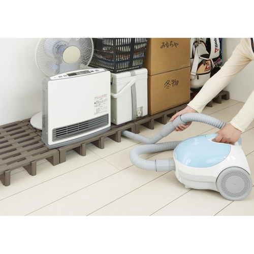 すのこ ジョイントパレット 高床 プラスチック製 商品の側面が見える状態、ジョイント部分が強調されている。