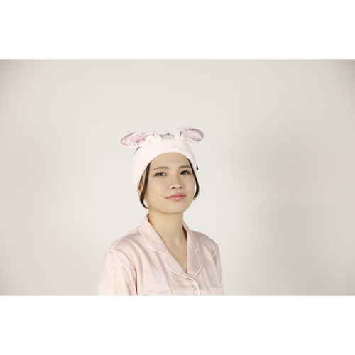 吸水アニマルヘアバンド　サテンウサギ 柔らかいサテン素材で、うさぎの耳が立っているデザイン