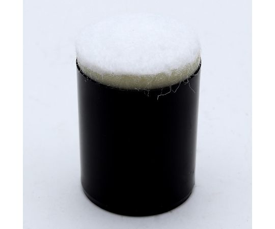 パイプ脚用キャップ 静音 19mm 4セット入 キャップが並んでいる横からの様子、表面が滑らかで光沢感のある仕上がり。