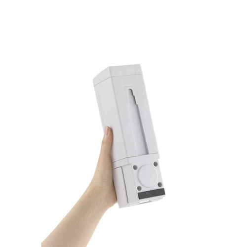ディスペンサー　シールフック　下から出てくるディスペンサー　500ml　ホバー　ホワイト 白いディスペンサーが下から液体を出す様子が見える状態