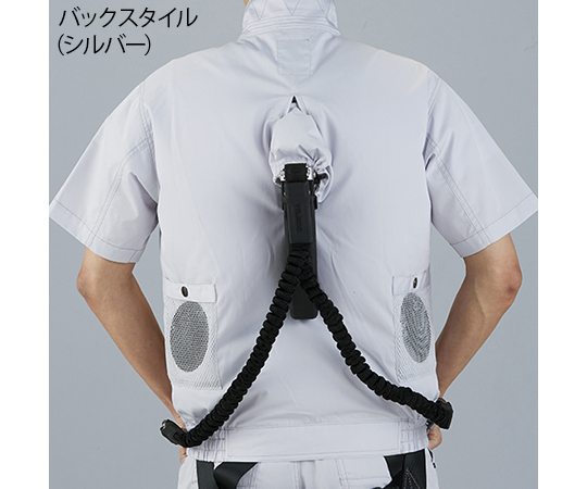 空調服半袖ブルゾン　オリーブ　LL 明るいオリーブ色の半袖ブルゾンが平置きされている状態。