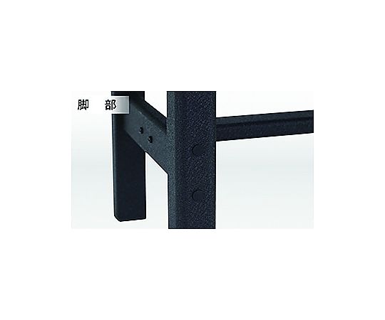 1200x360x400mm ベンチ(アルミ製) 周囲に木々がある場所に置かれたシンプルなデザインのベンチ。