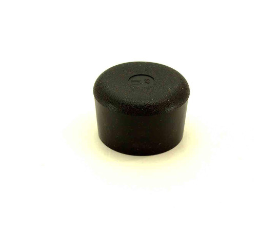 イスゴム　丸脚用　黒　対象脚サイズ48mm 黒いゴム製の丸脚パーツが整然と並んでいる様子
