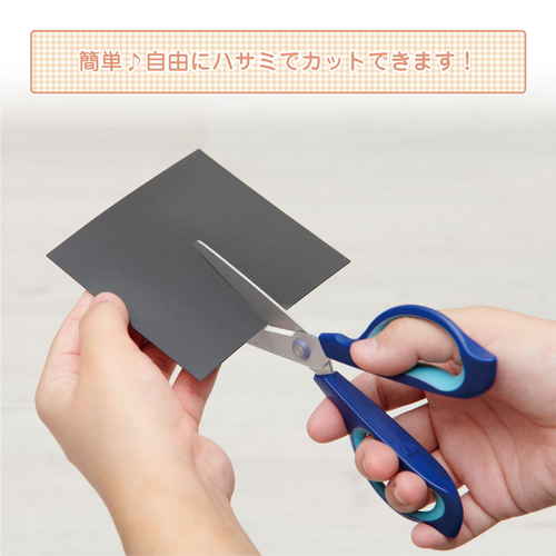滑り止め　超強力すべり止めシール　5×5cm　4面×4シート 透明の滑り止めシールが並んでいる様子